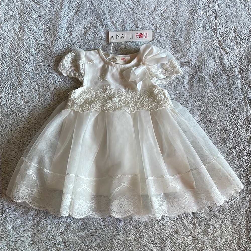 Mae Li Rose  Cream Lace Baby Dress  SZ 6-9 months  special occasion lace tuille